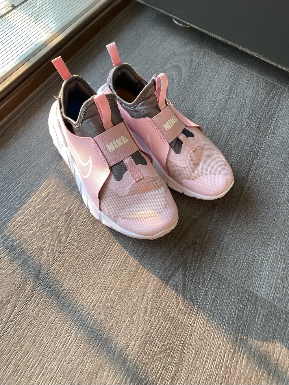 Nike Slip-On Sneakers - Light Pink